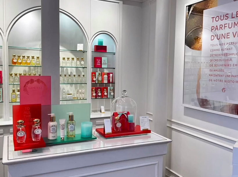 vitrine et corner parfum