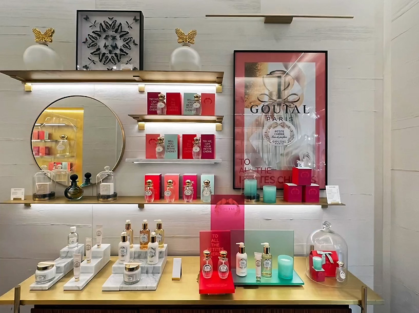 vitrine et corner parfum