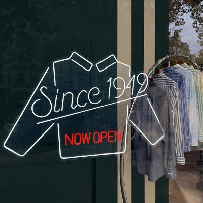 Vitrine GANT un dcor de rentre lumineux